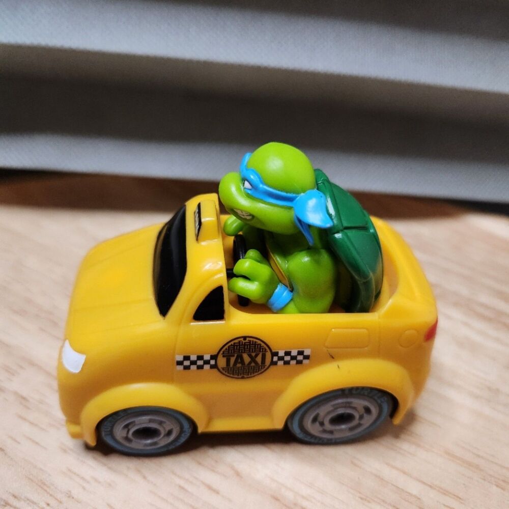 Teenage Mutant Ninja Turtles Rad Rip Racers 3‑Car Set with Ripcord - Picture 9 of 11